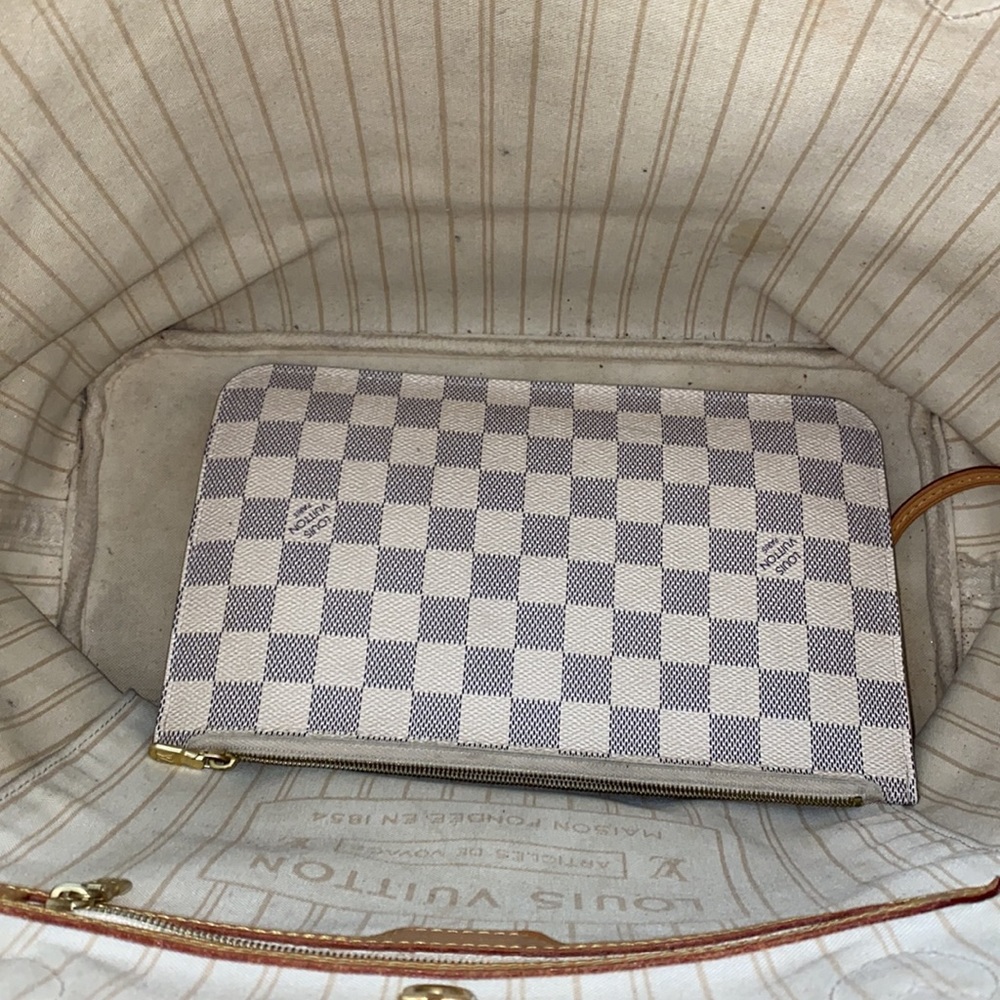 Louis Vuitton Neverfull MM - Picture 4 of 15